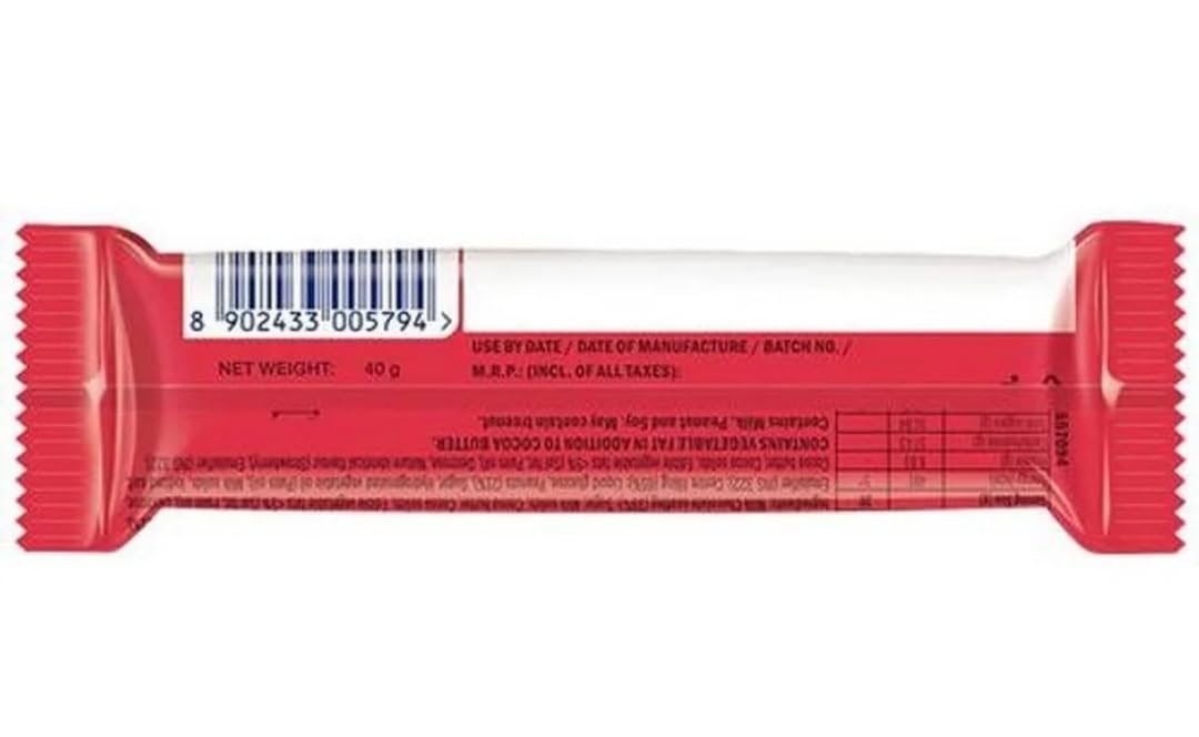 Back view of Snickers Berry Whip packaging showcasing nutrition details and bar code, 40g product size.