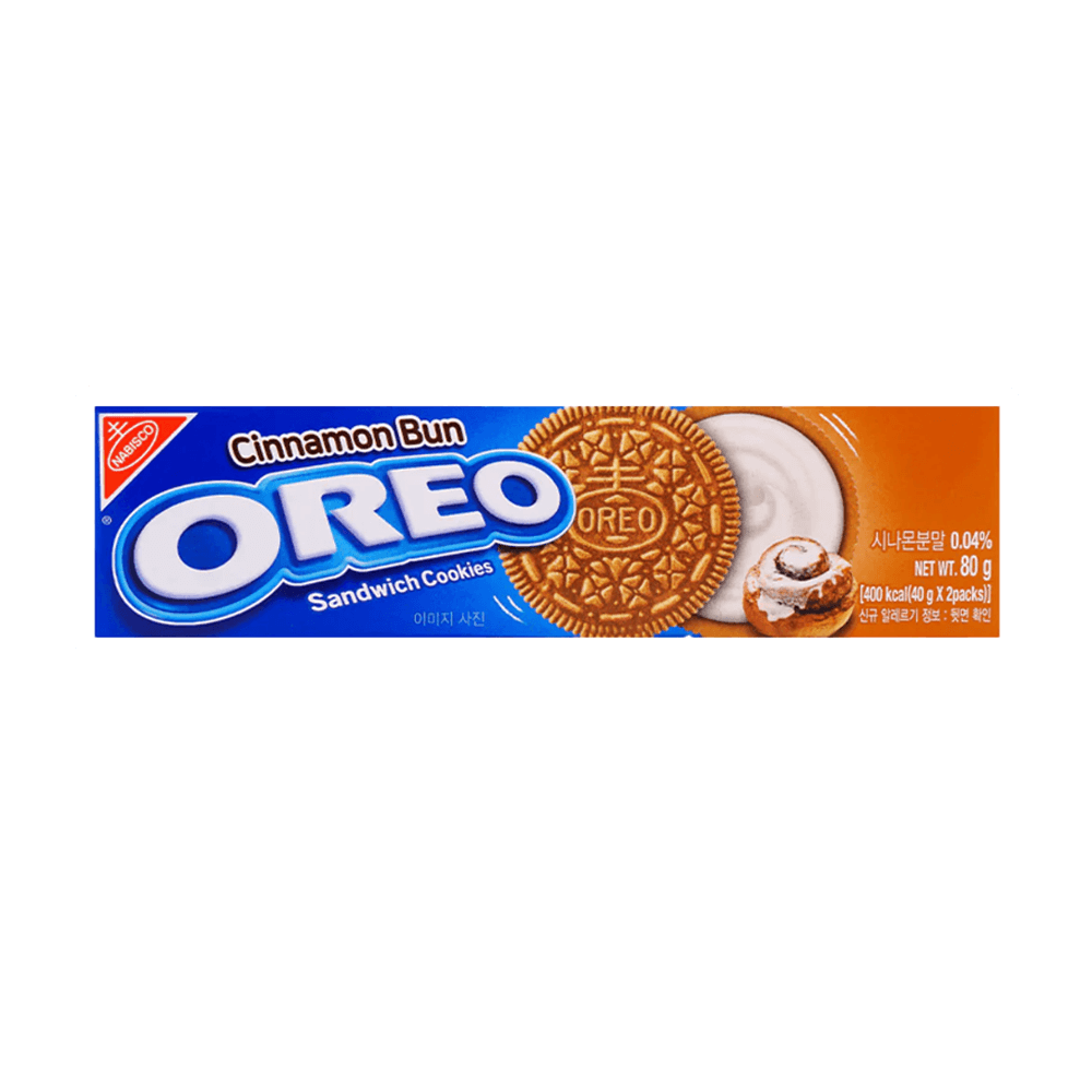 Korean limited edition Oreo Cinnamon Bun cookies, featuring cinnamon-flavored biscuits and creamy filling.